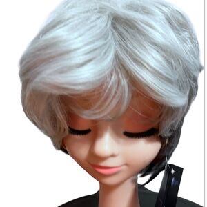 NWT TESES Stylish Silver Gray Women's Wig